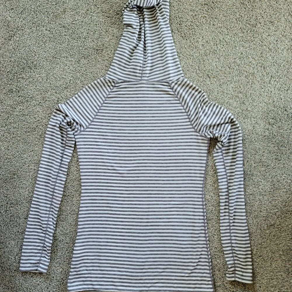 Gap Fit Breathe XS Grey &  White Stripe Funnel Neck Hoodie XS with Thumbholes - Picture 7 of 13
